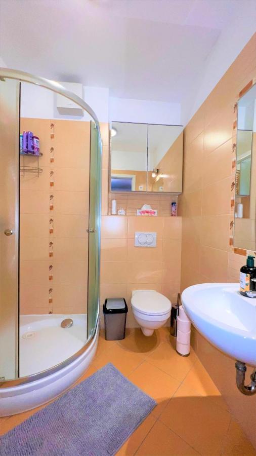 Cosy Living Apartment W Balcony Budapest Exteriör bild